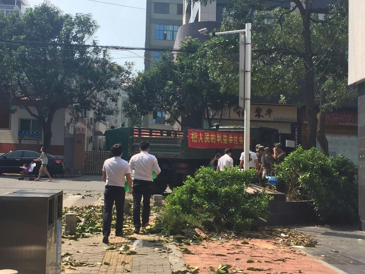 廈門家政公司接力災后重建義工活動