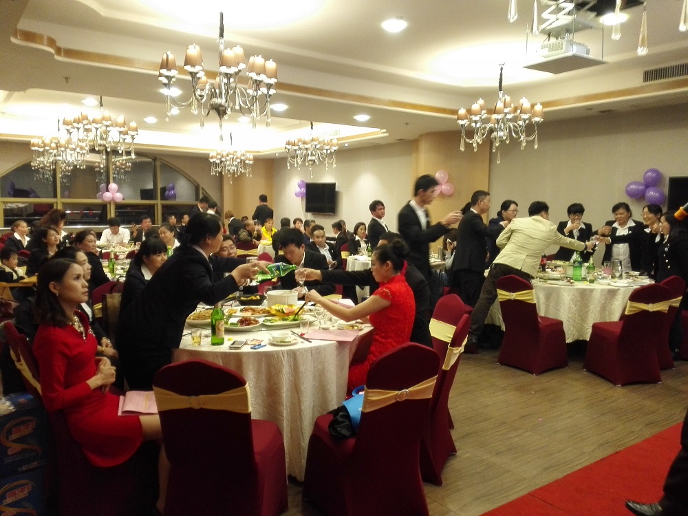 2016年孔雀河年會盛典暨優(yōu)秀員工表彰大會完美落幕