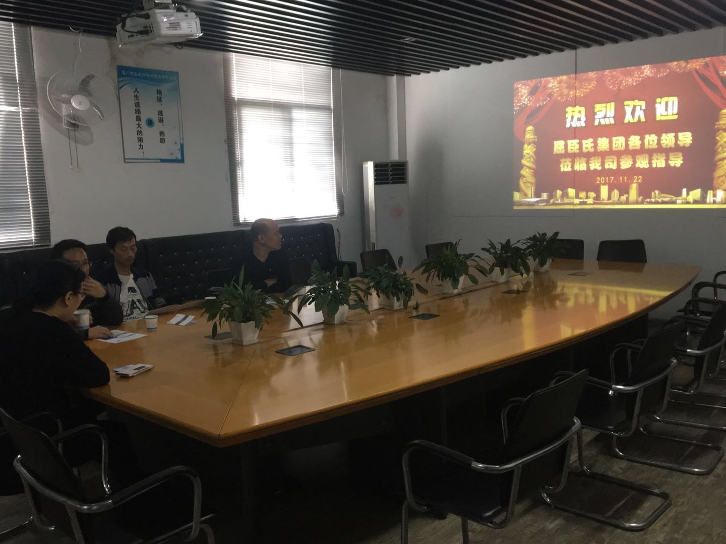 �y�������������������